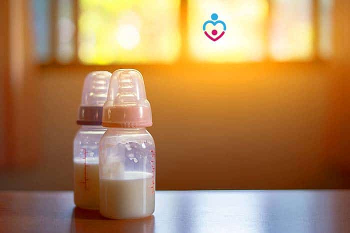 Never transfer breastmilk between bottles